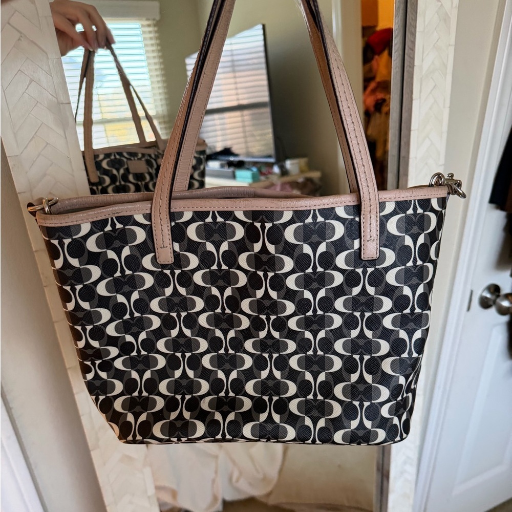 Coach Signature Y2K Black and Cream Patterned Tote - Picture 3 of 6